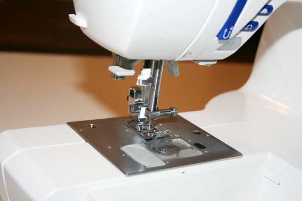 W6 N 3300 exklusive Nähfuß